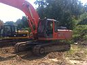  :   Hitachi ZX330