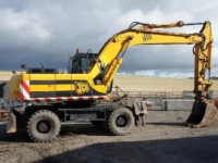    JCB JS200W